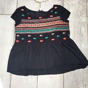 American Eagle black loose fit shirt with embroidery on it size medium